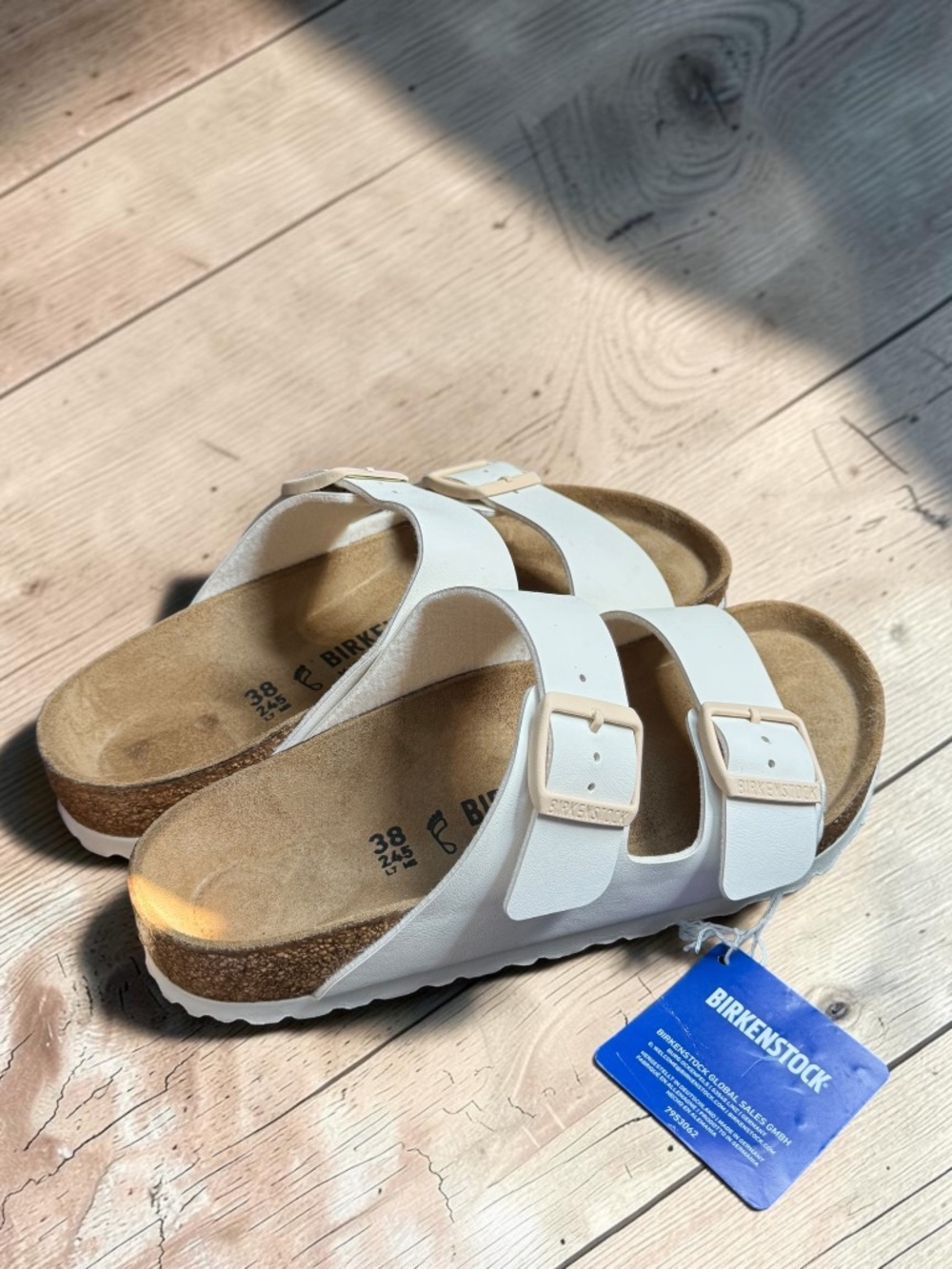 Birkenstock Arizona Sandal, White cream buckle